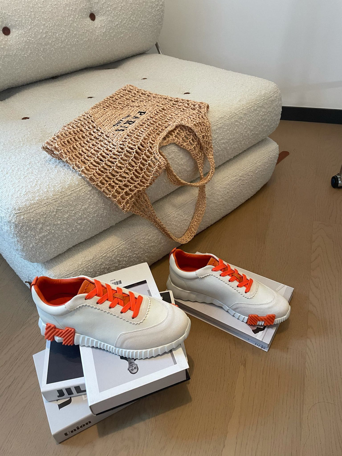 BOUNCING SNEAKERS WHITE CALFSKIN WITH ORANGE LACES
