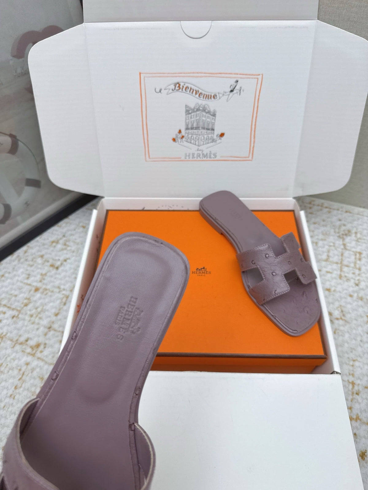 HM 26ss Oran Sandals Dusty Lavender Ostrich Leather 625104