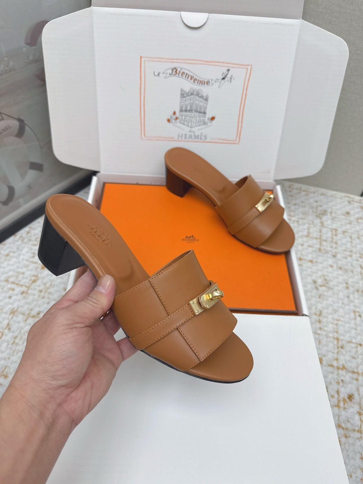 HM 26ss Oasis Sandals 50 Brown Sheepskin Gold Buckle 625162