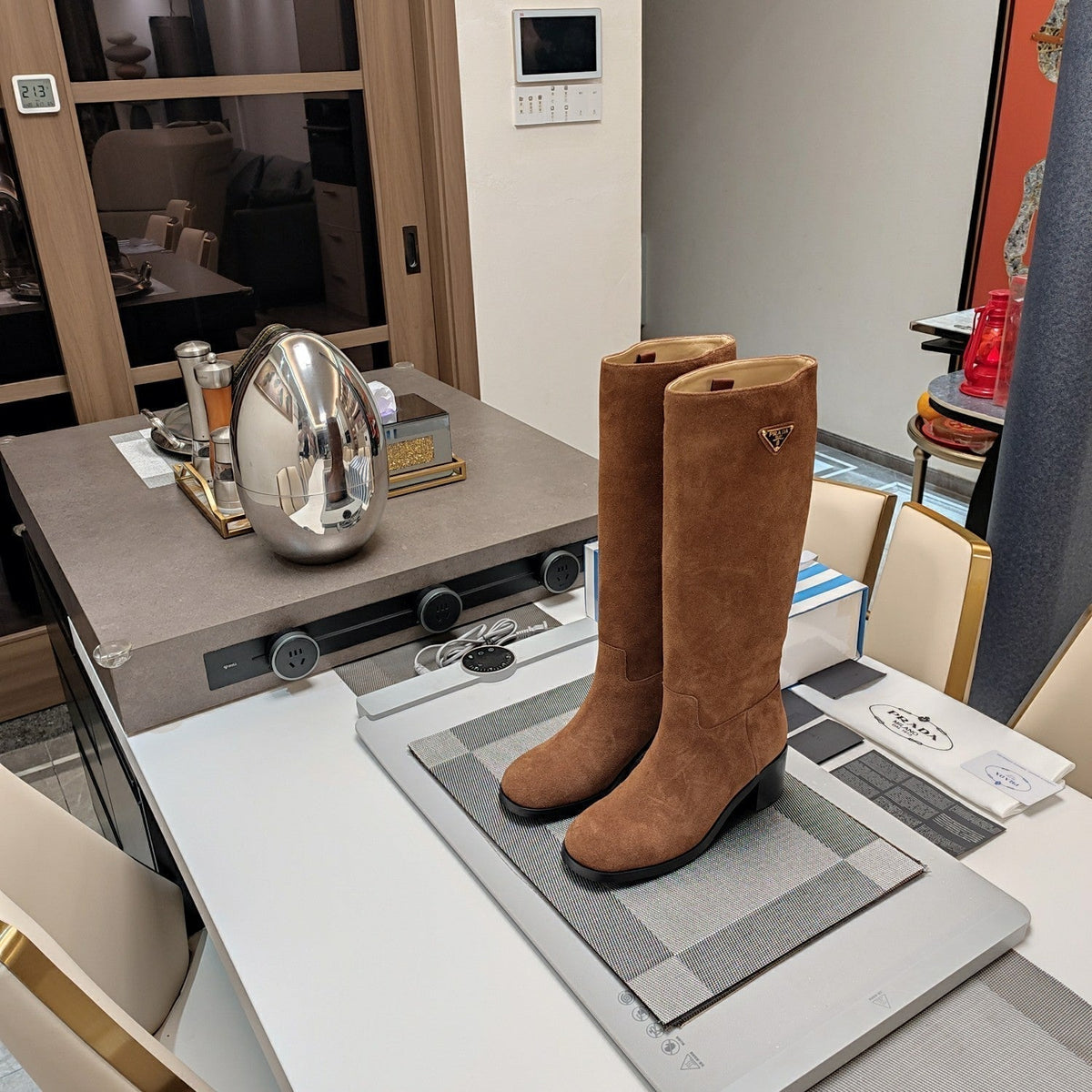 KNEE BOOTS WITH TRIANGLE LOGO IN CAMEL SUEDE