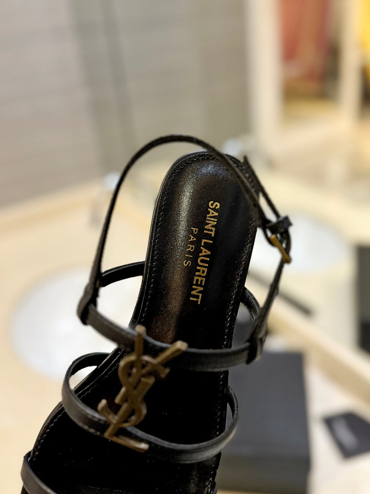 SL LOGO FLAT SANDALS BLACK CALFSKIN