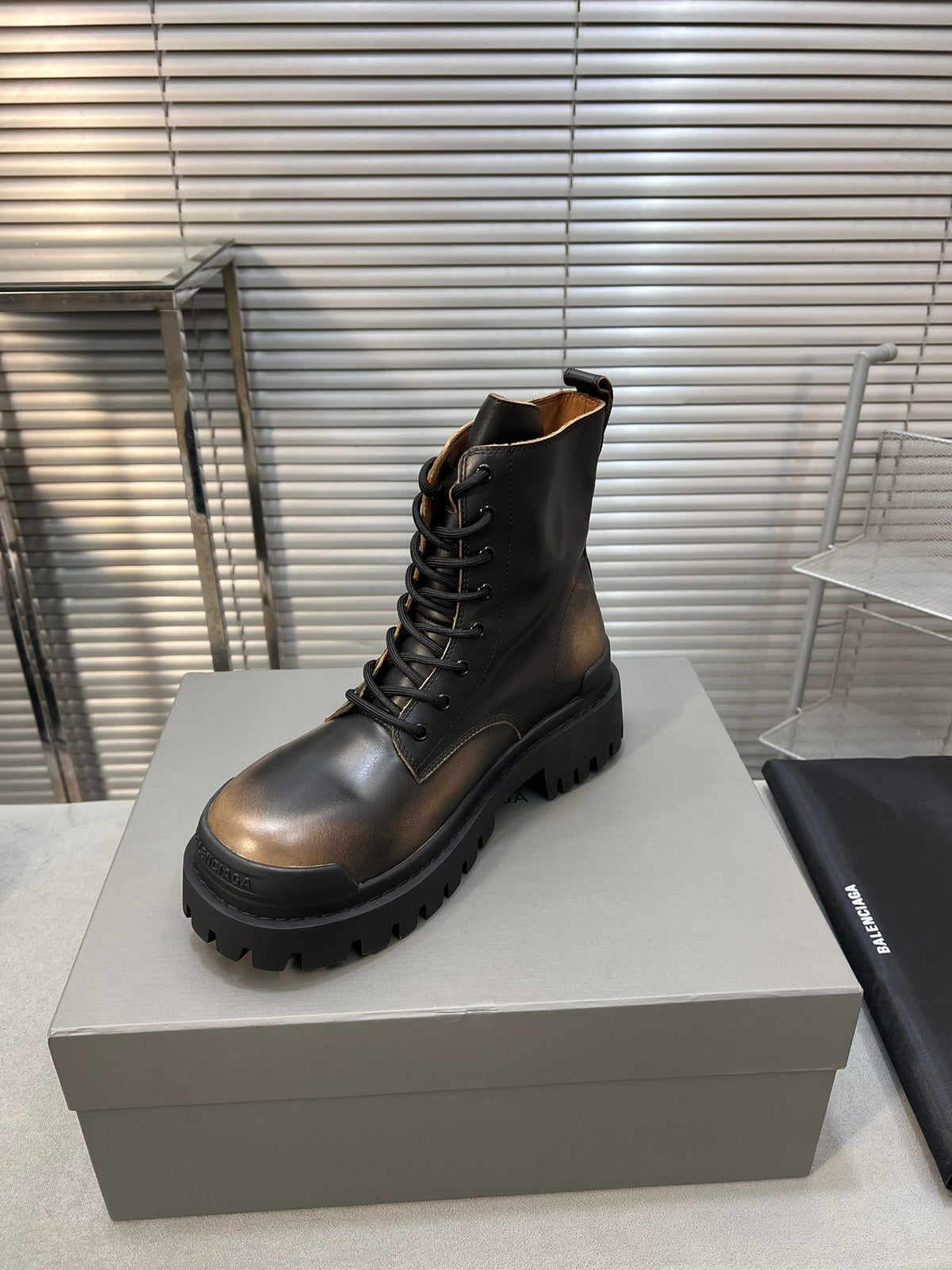 CHUNKY BOOTS IN BLACK MIX BRONZE SMOOTH CALFSKIN
