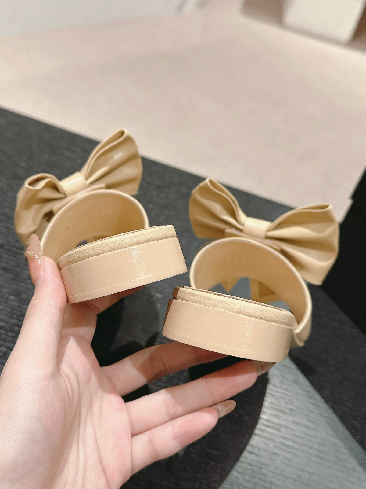 BOW LADY SLIPPERS BEIGE CREAM LAMBSKIN