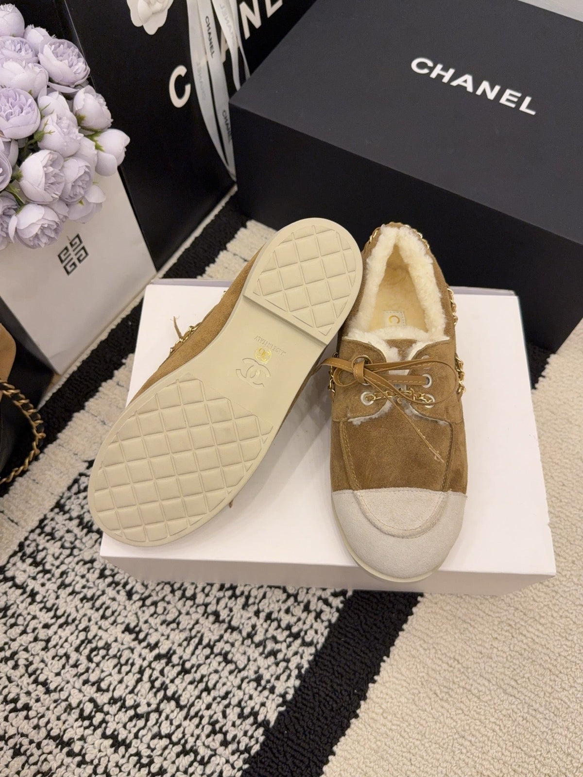 CC 26 Shearling Loafer Tan White Suede Wool 588712