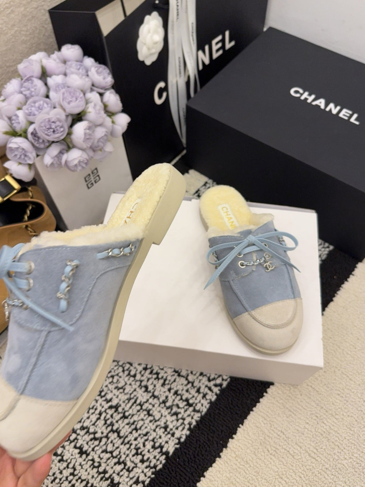 CC 26 Shearling Slip-on Loafer Blue White Suede Wool 588716