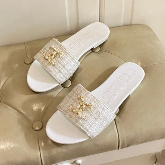 SLIPPERS IN WHITE CREAM TWEED MULE