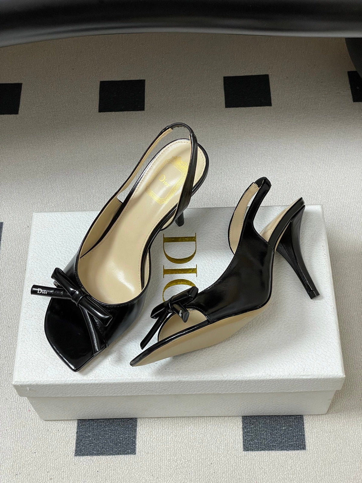 CD 26 Slingback 85 Black Patent Leather 593608