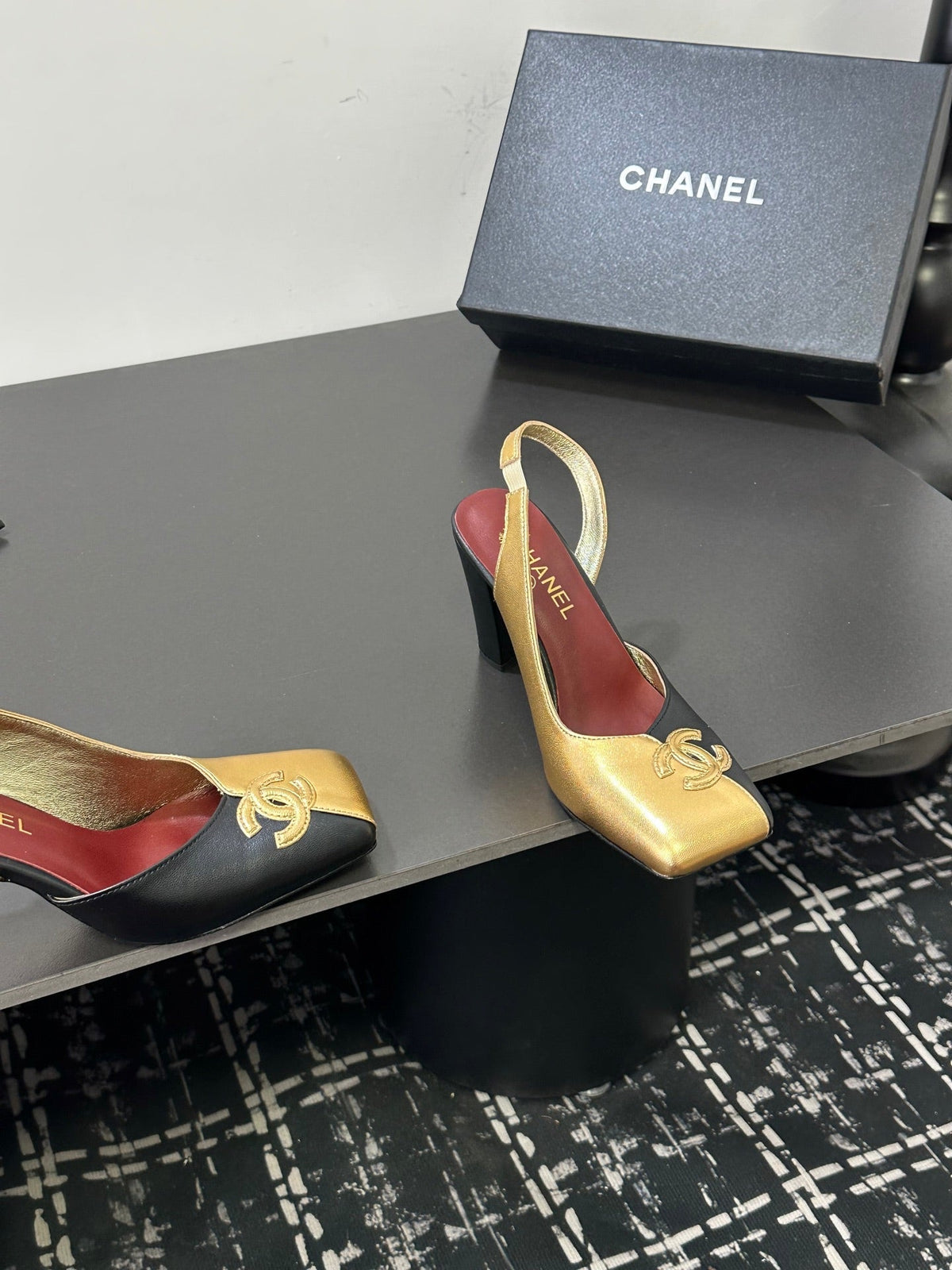 CC 2026 Slingback 75 Black Gold Cowhide 668140