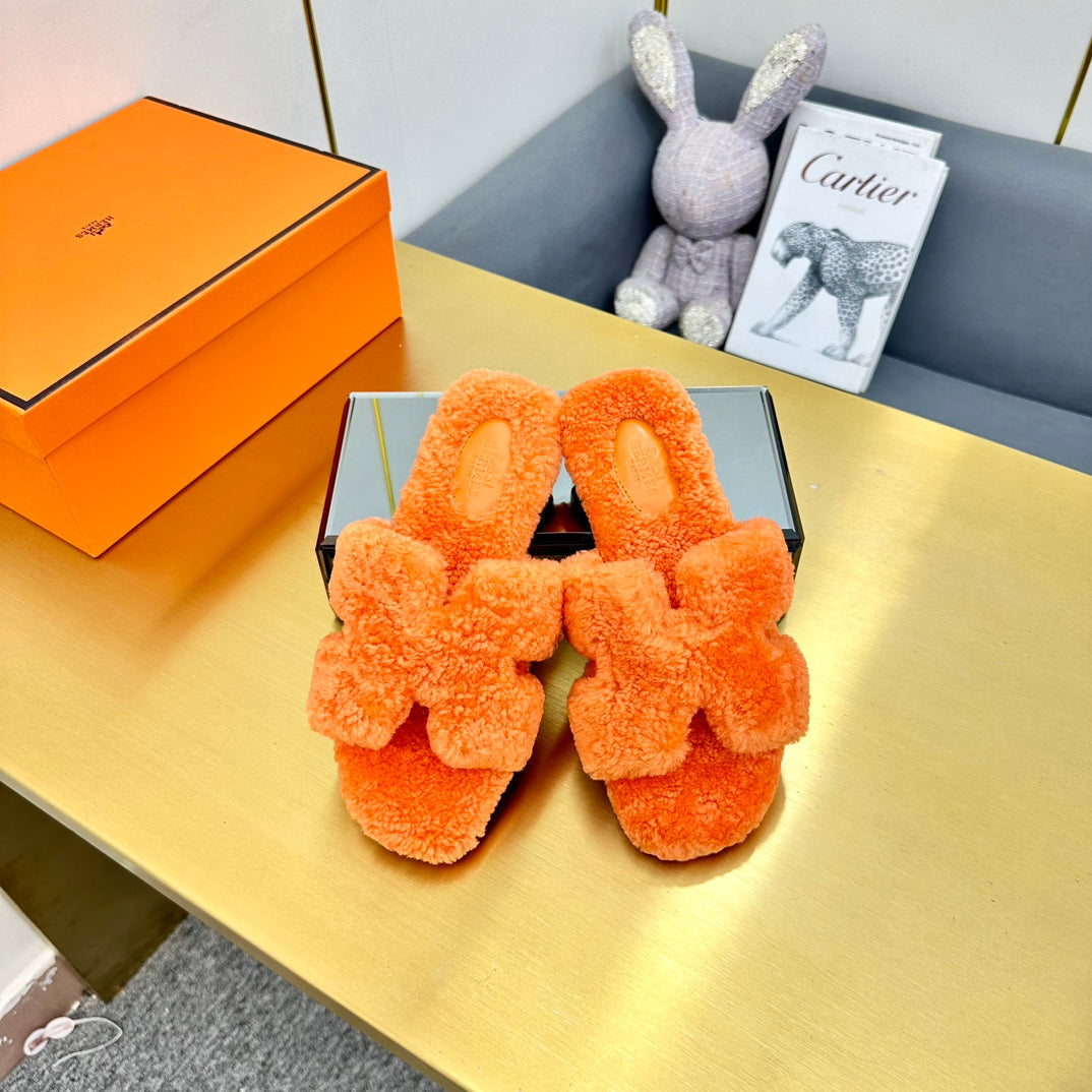 ORAN SHEARLING SANDALS NEON ORANGE