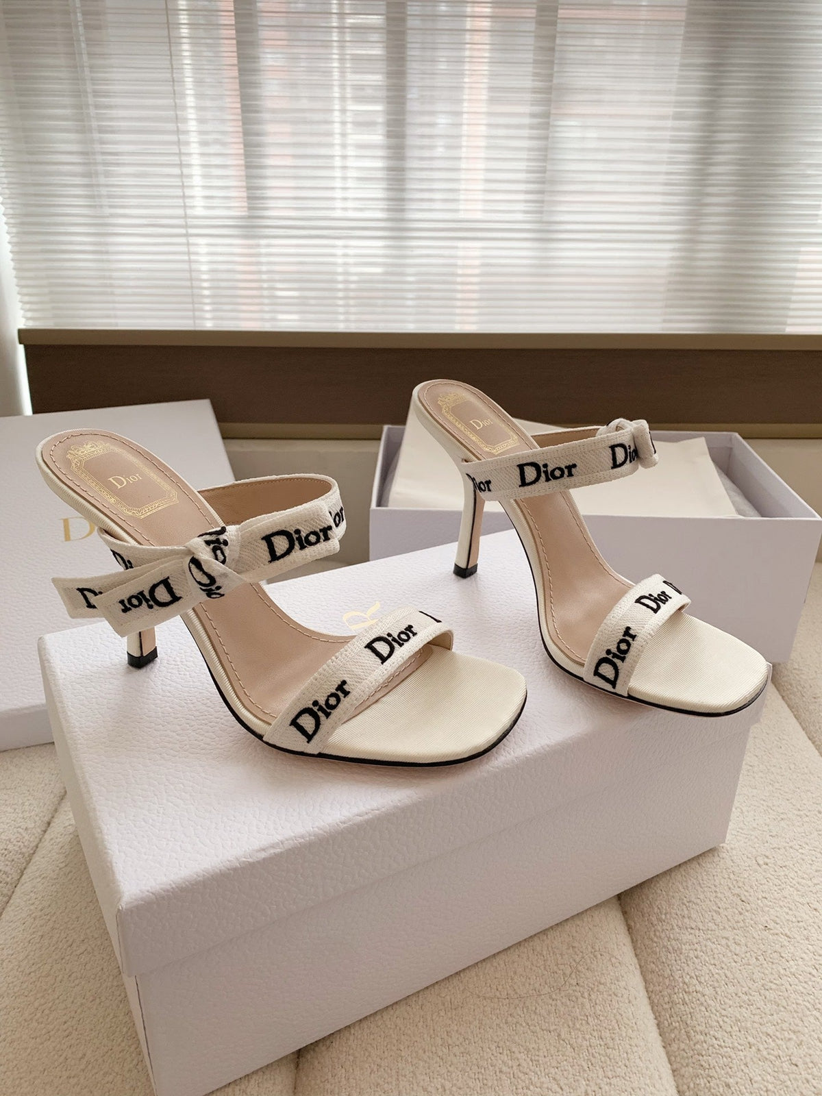 CD 26s High Heel Sandal 100 White Canvas Sheepskin 664181