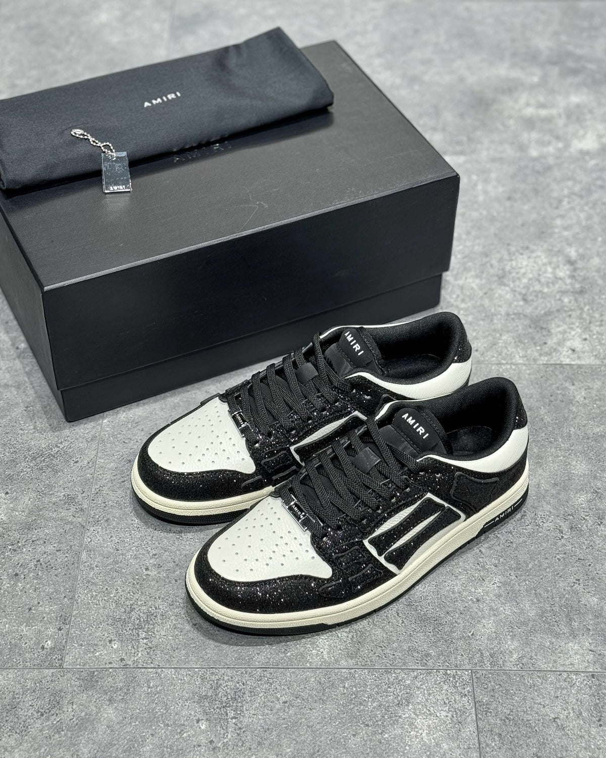 AMR Sneakers