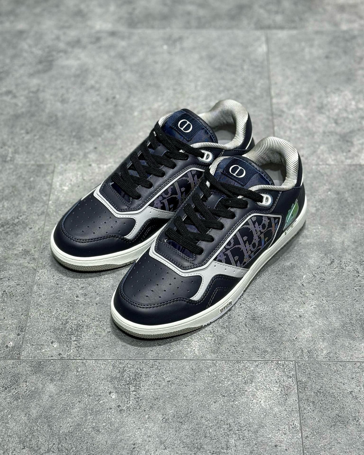DIO Sneakers