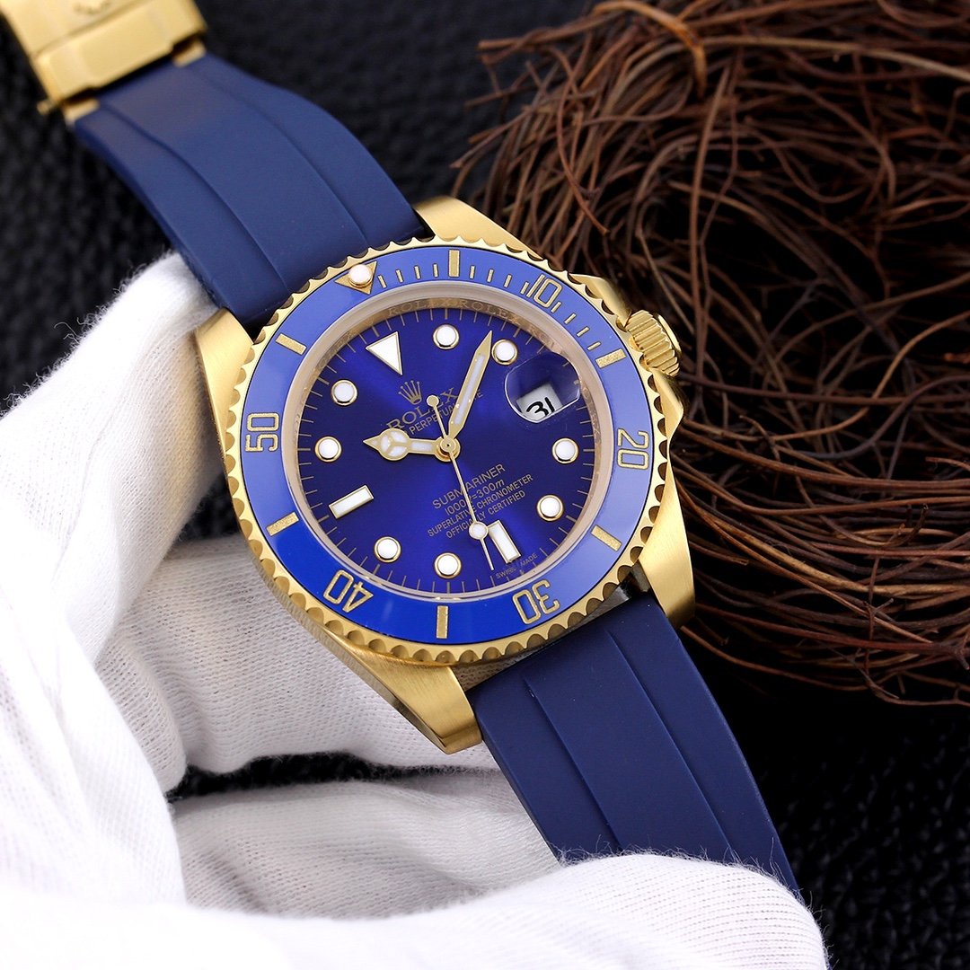 SUBMARINER DATE 40 GOLD CASE RUBBER STRAP