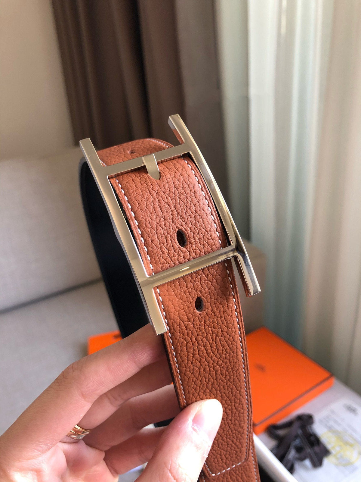 H BELT SILVER BUCKLE BROWN BLACK LEATHER REVERSIBLE 3.2CM