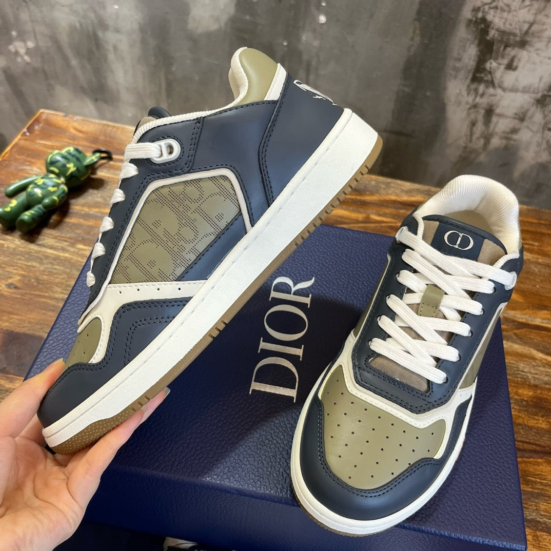 DIO Sneakers