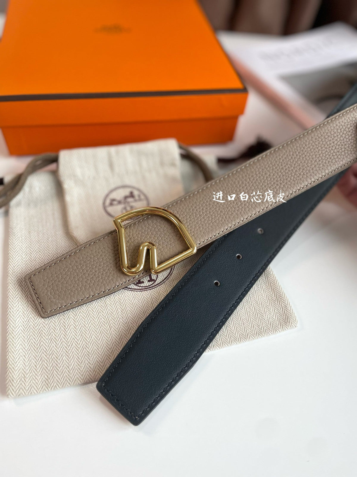 BOUCLE BELT BUCKLE & REVERSIBLE KHAKI BROWN LEATHER STRAP 38MM GOLD HARDWARE