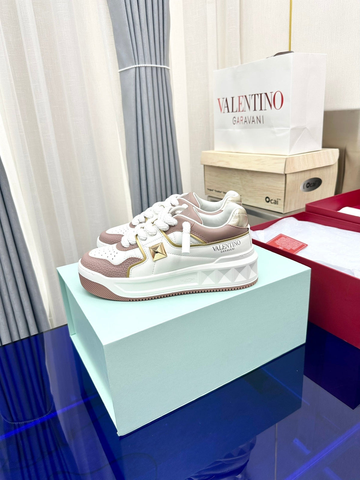 One Stud Garavani Rose Cannelle White One Stud XL Sneakers