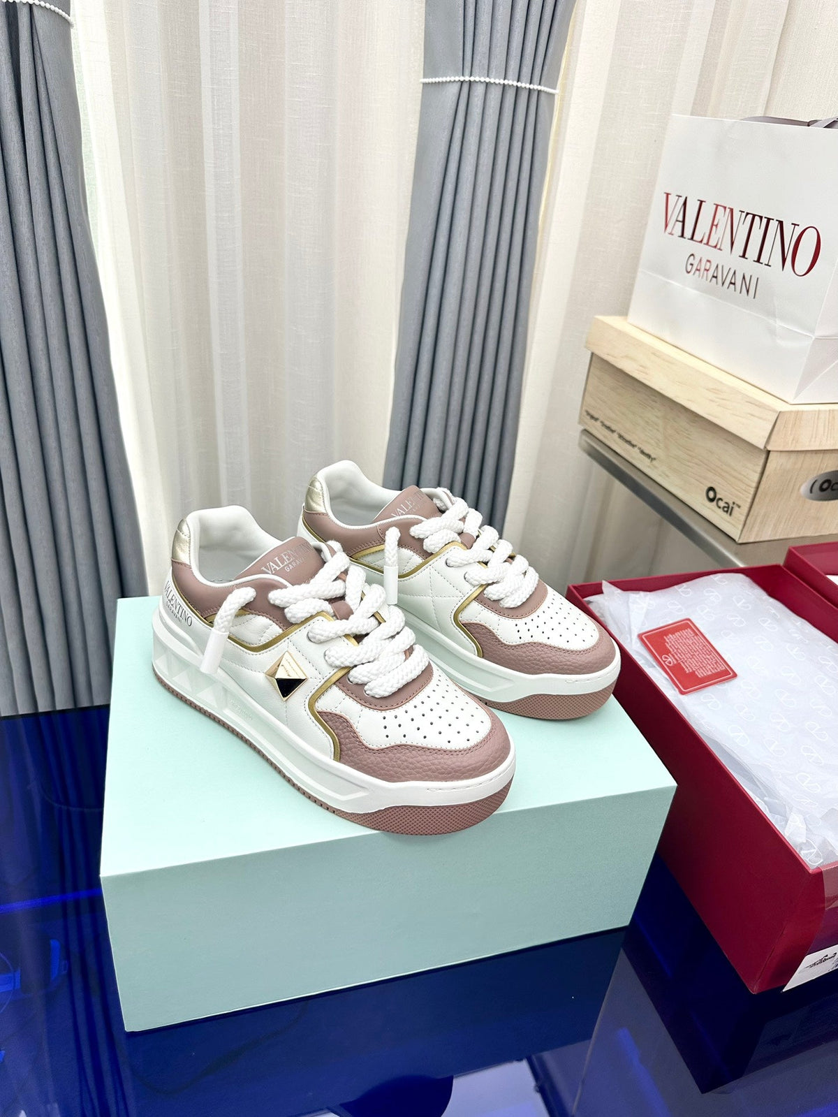 One Stud Garavani Rose Cannelle White One Stud XL Sneakers