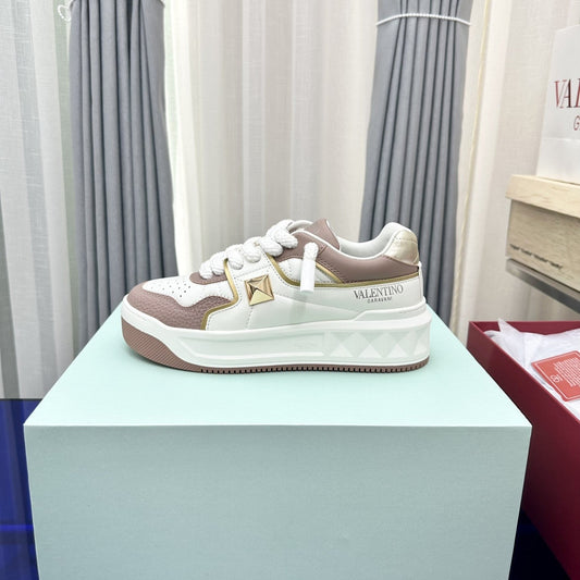 One Stud Garavani Rose Cannelle White One Stud XL Sneakers