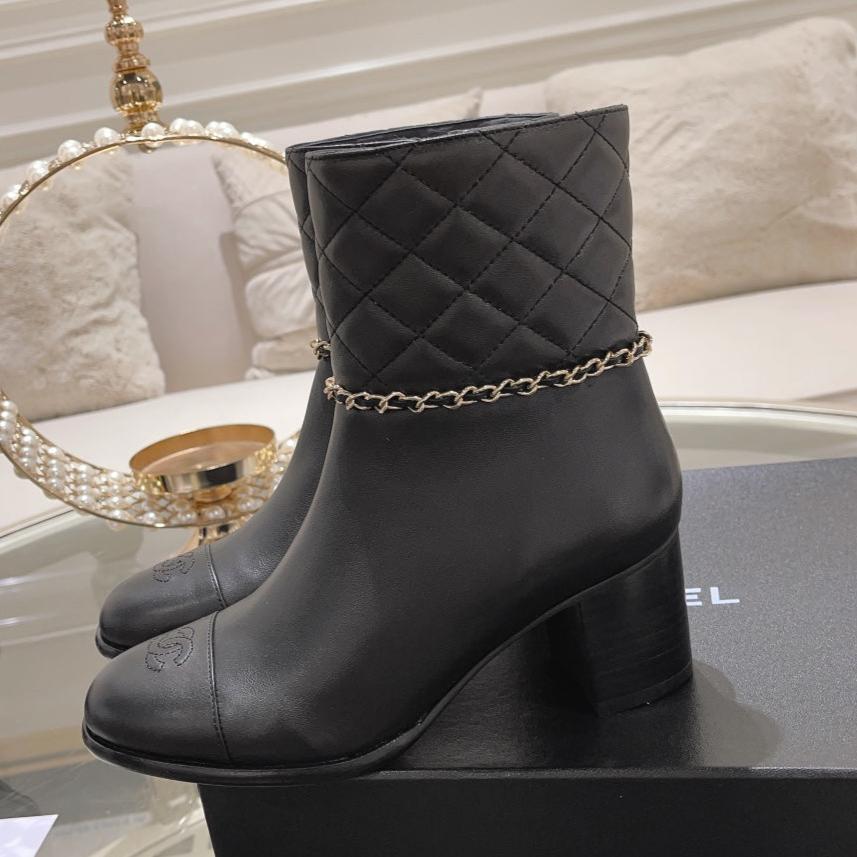 MID-HEEL ANKLE BOOTS IN BLACK CALFSKIN