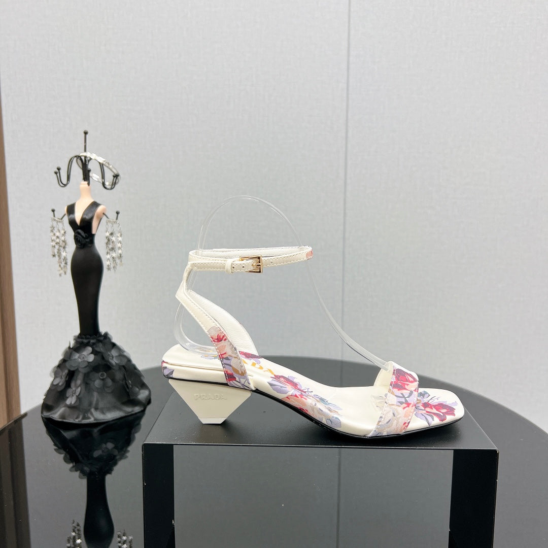 PRA TRIANGLE HEEL FLOWER MOTIF SATIN SANDALS WHITE