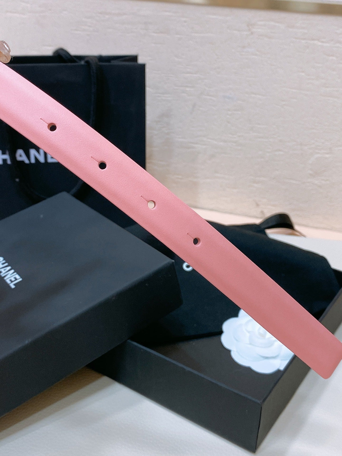 CC BELT 20MM IN SALMON PINK CALFSKIN GOLD HARDWARE ATTACH PEARLS