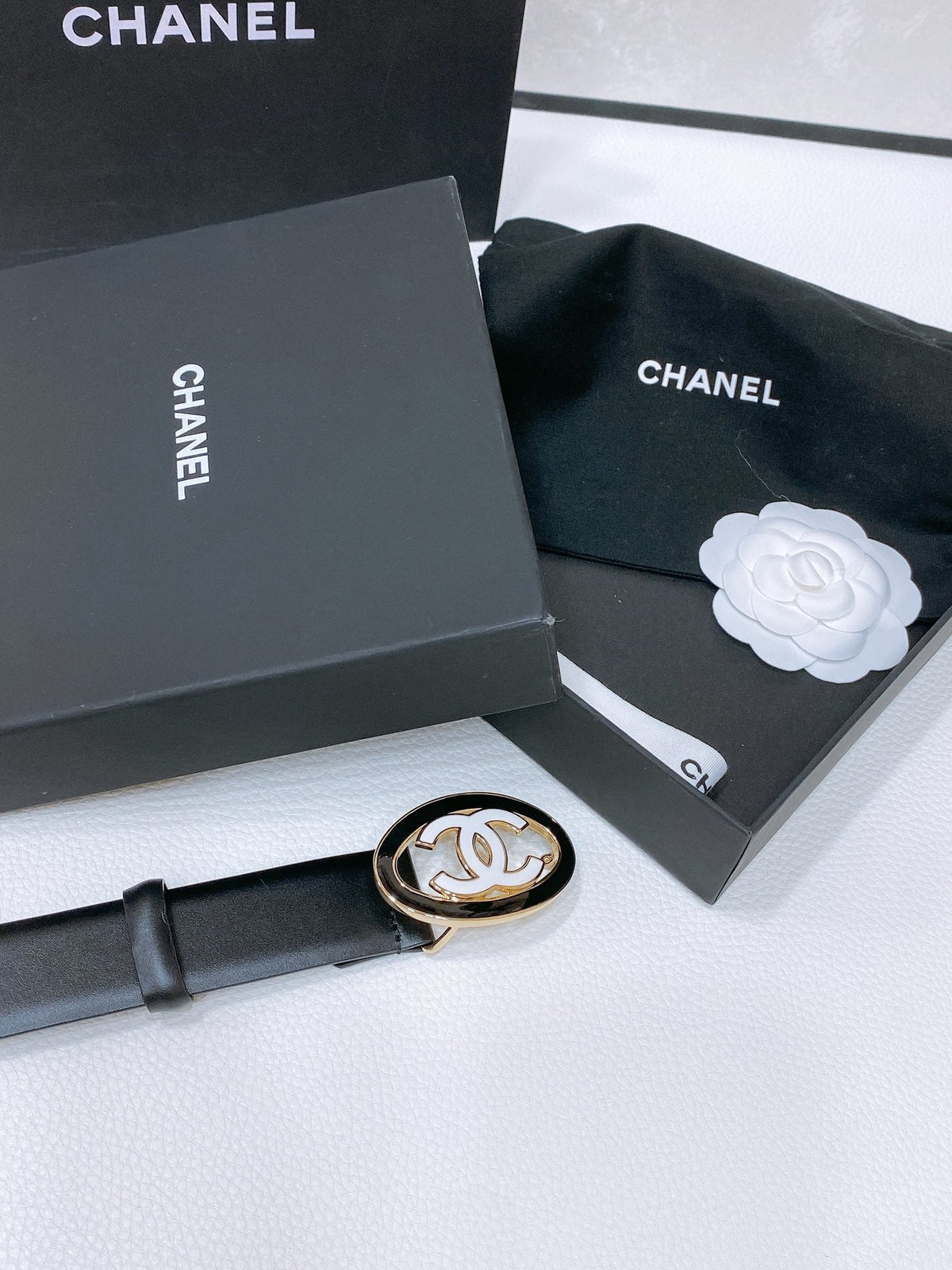 CC 30MM BELT IN BLACK SMOOTH CALFSKIN WHITE MIX BLACK METAL HARDWARE