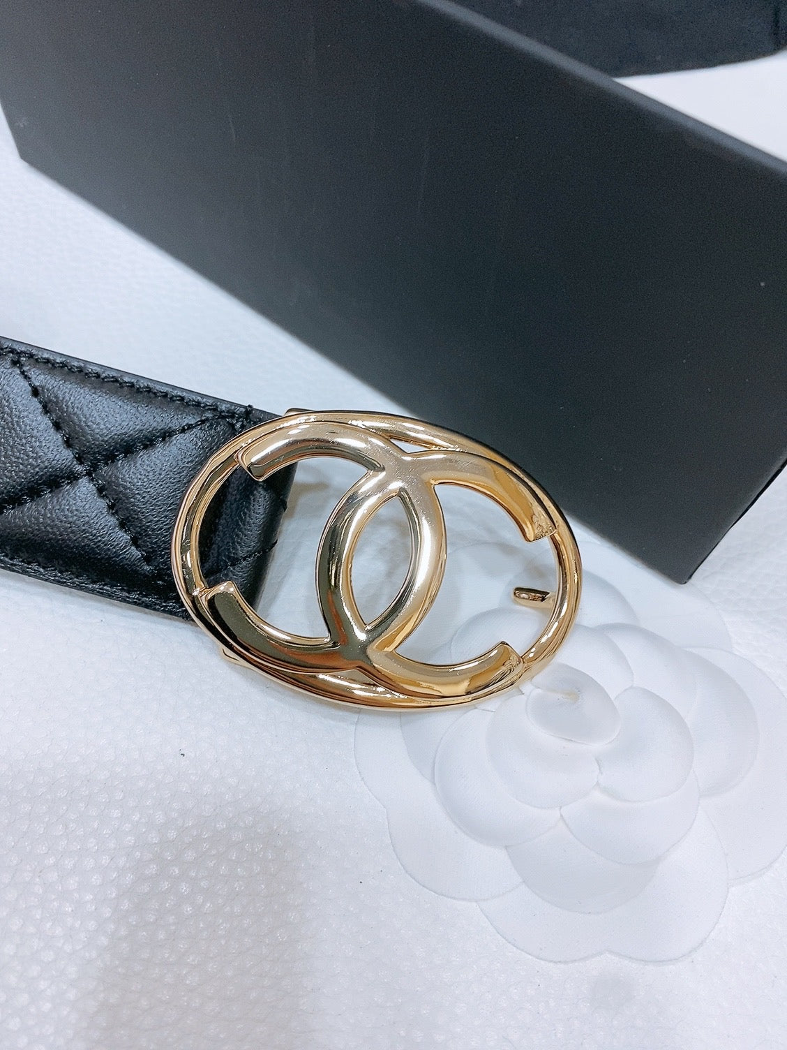 DOUBLE C BELT 38MM IN BLACK QUILTED LAMBSKIN WITH GOLD OVAL BUCKLE CENTERED LOGO