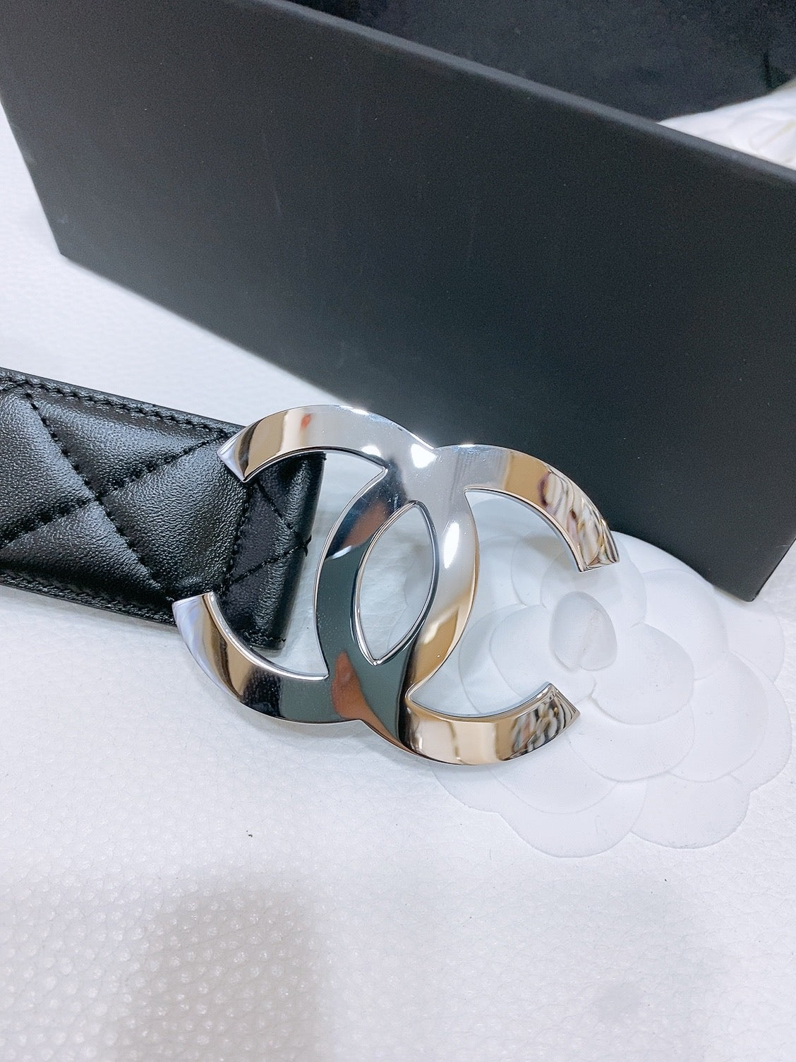 DOUBLE C 38MM IN BLACK QUILTED LAMBSKIN SILVER BUCKLE