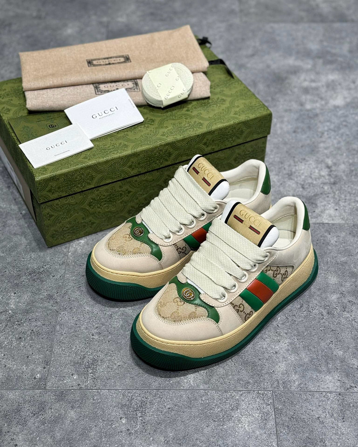 GUC Sneakers