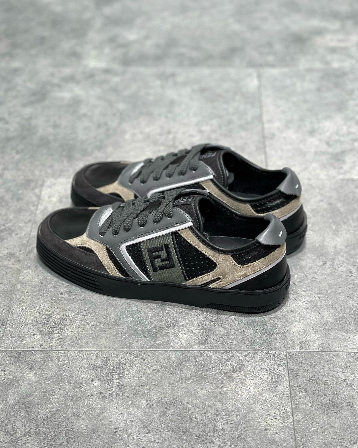 FEN Sneakers