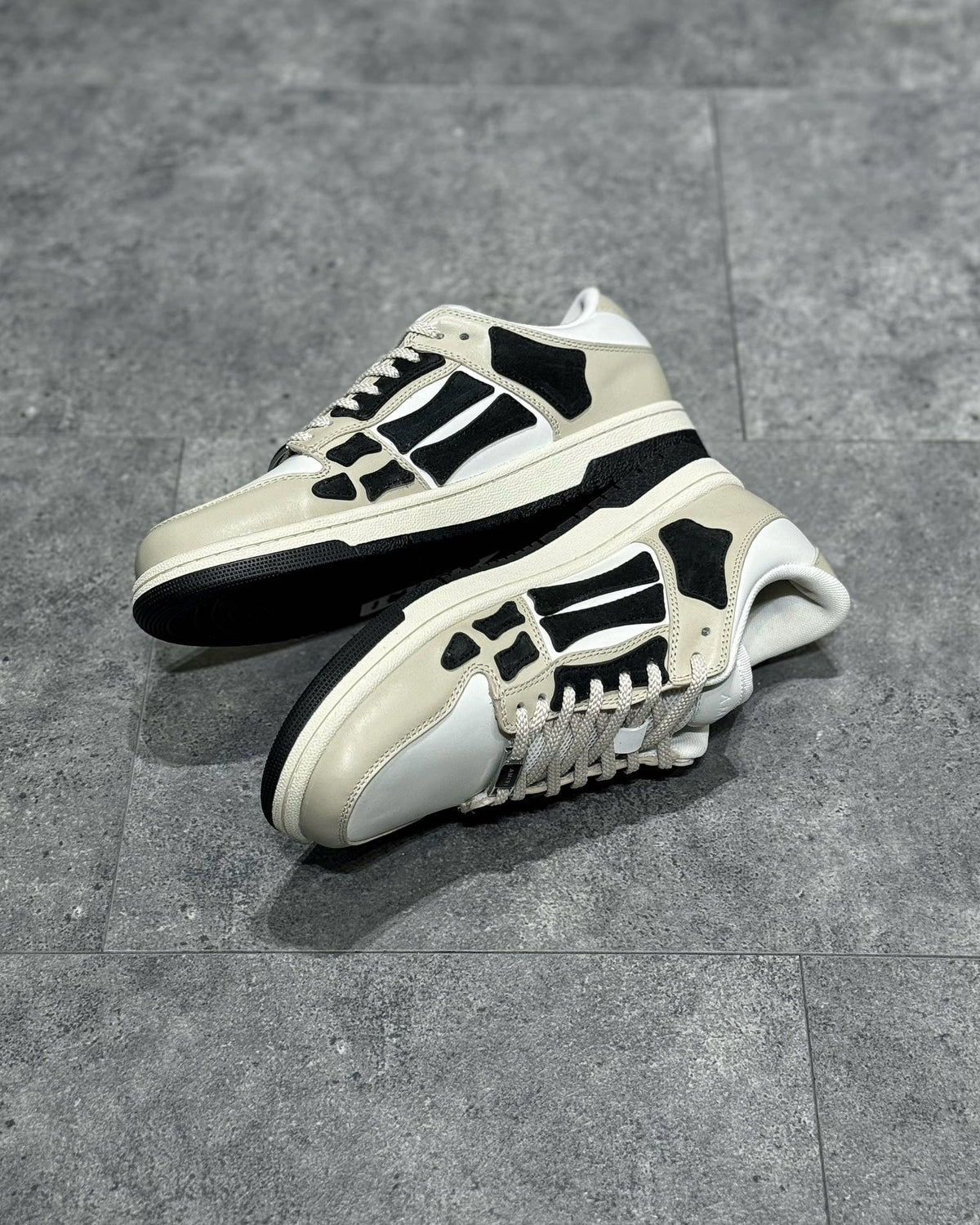 AMR Sneakers