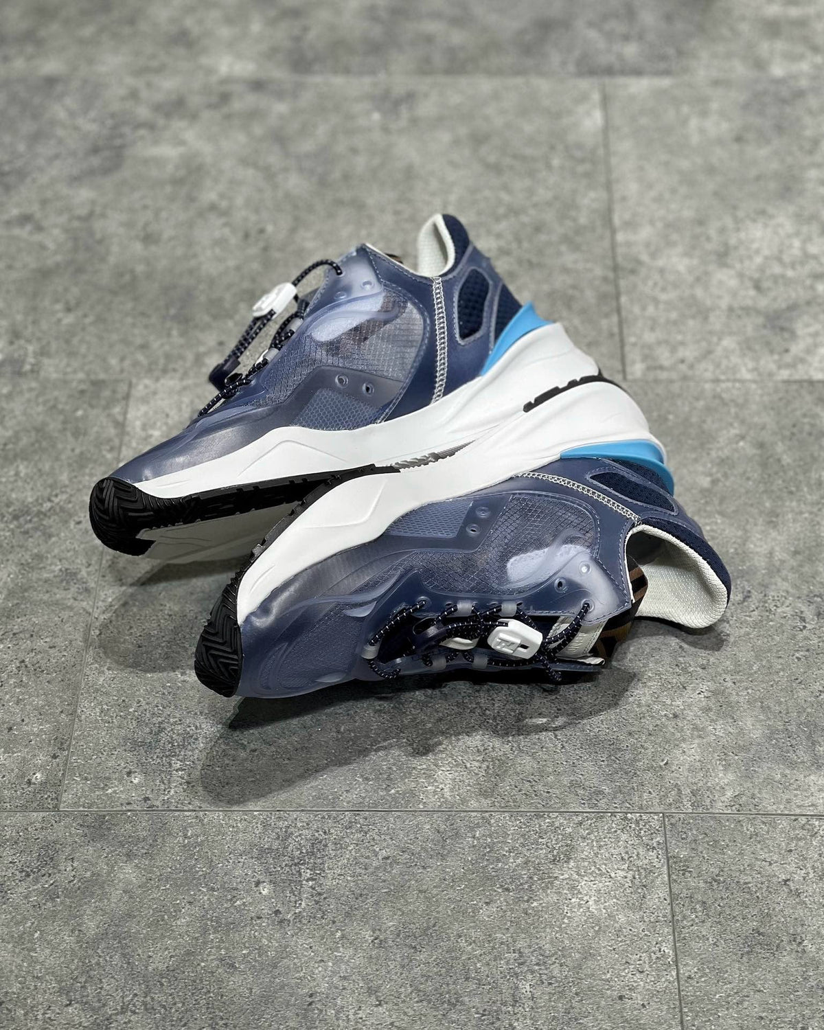 FEN Sneakers
