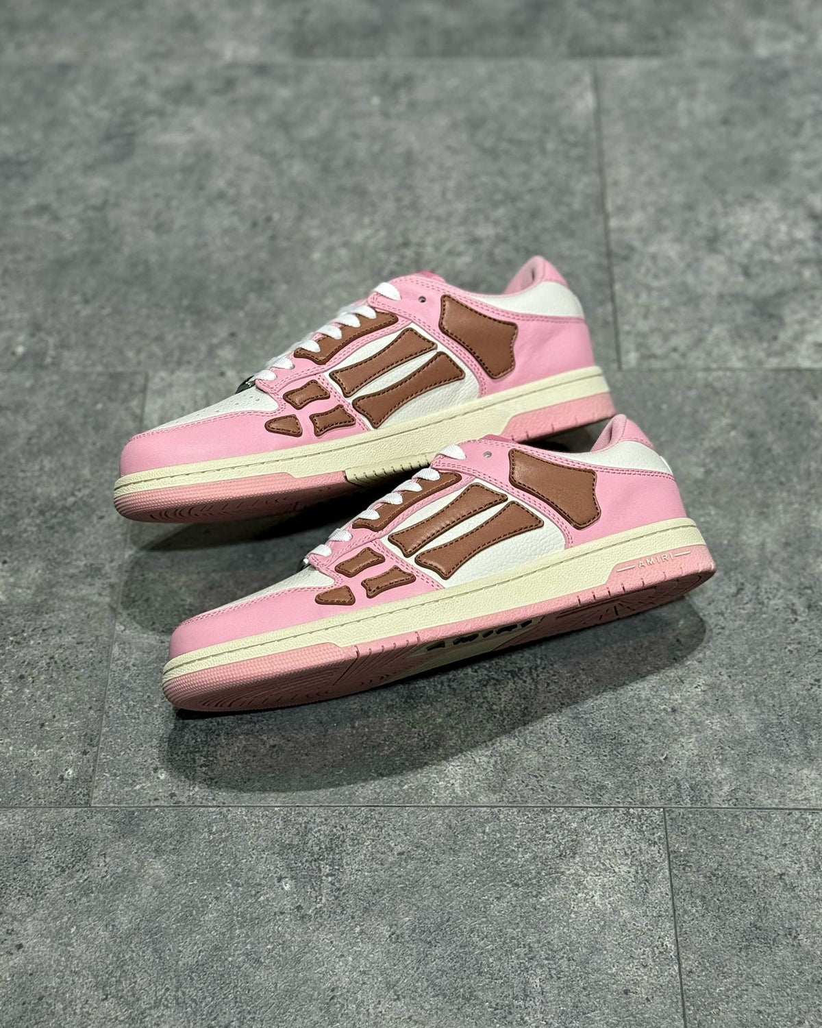 AMR Sneakers