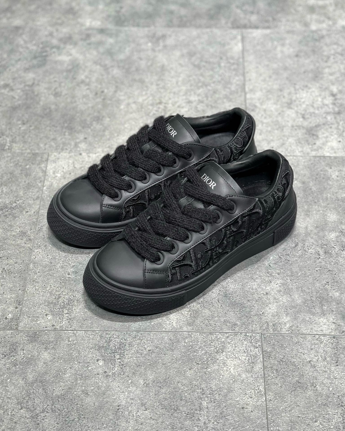 DIO Sneakers