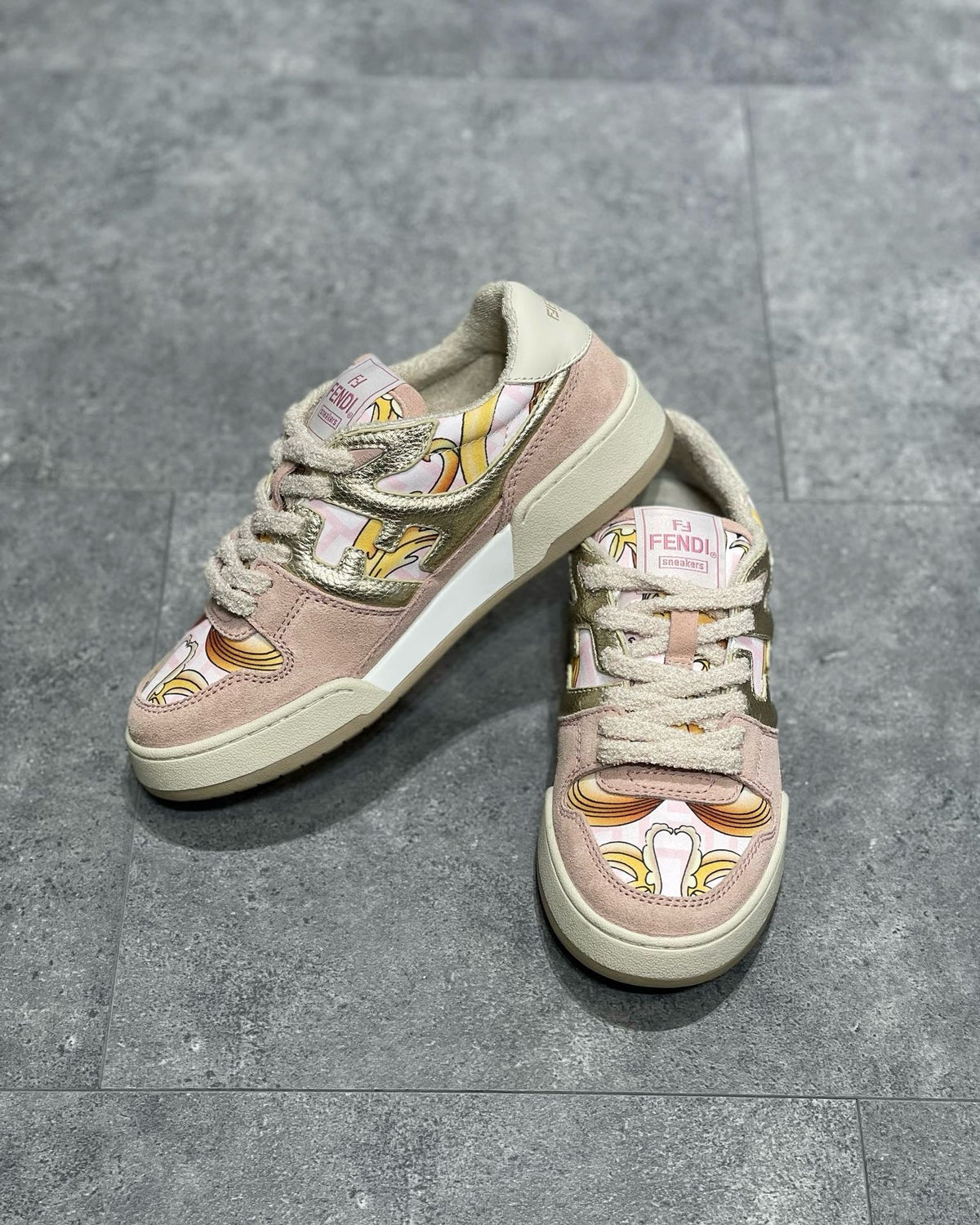FEN Sneakers