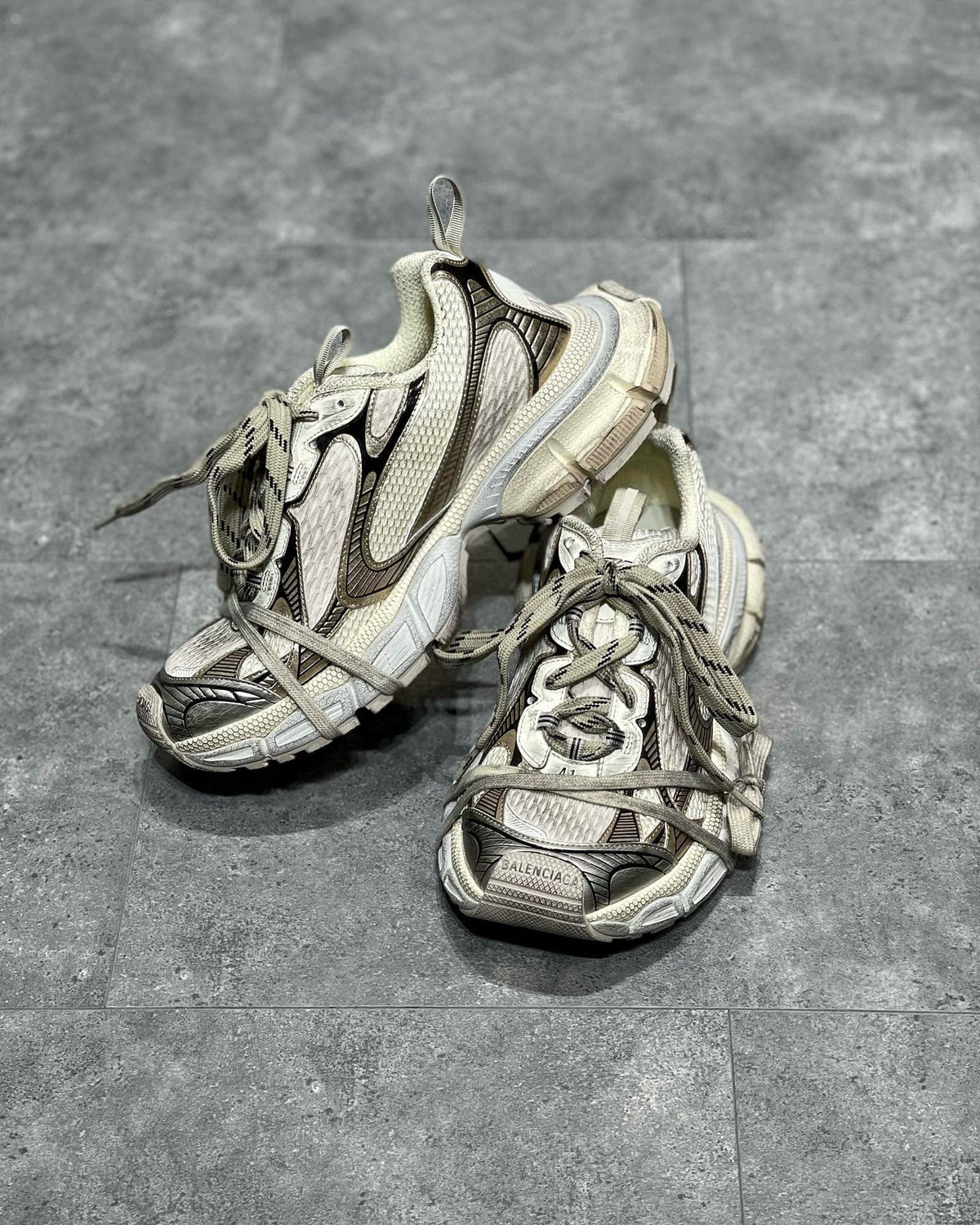 Sneakers & Shoes