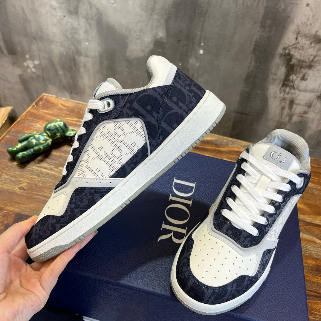 DIO Sneakers