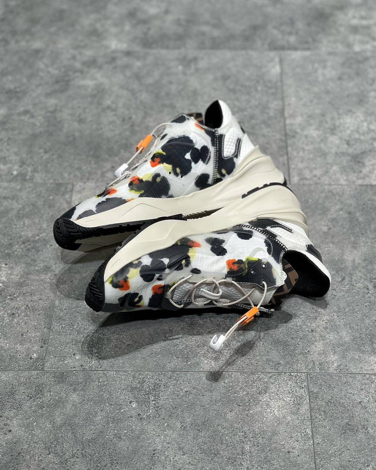 FEN Sneakers