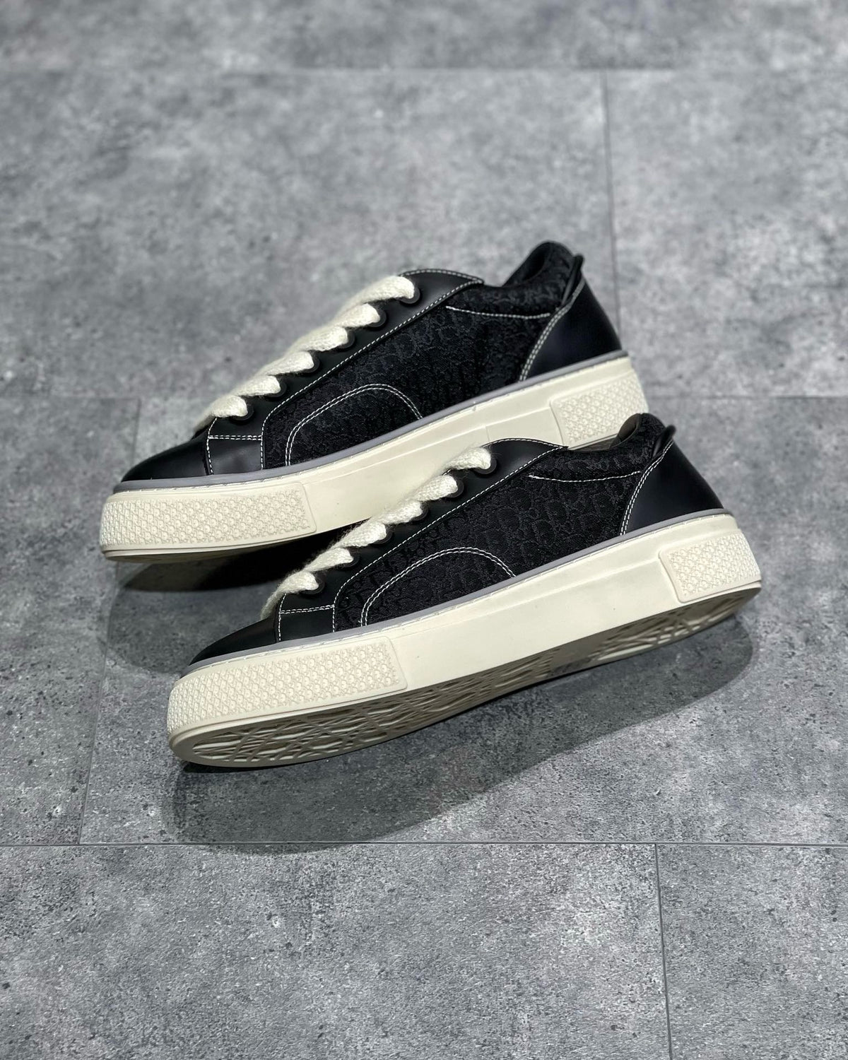 DIO Sneakers