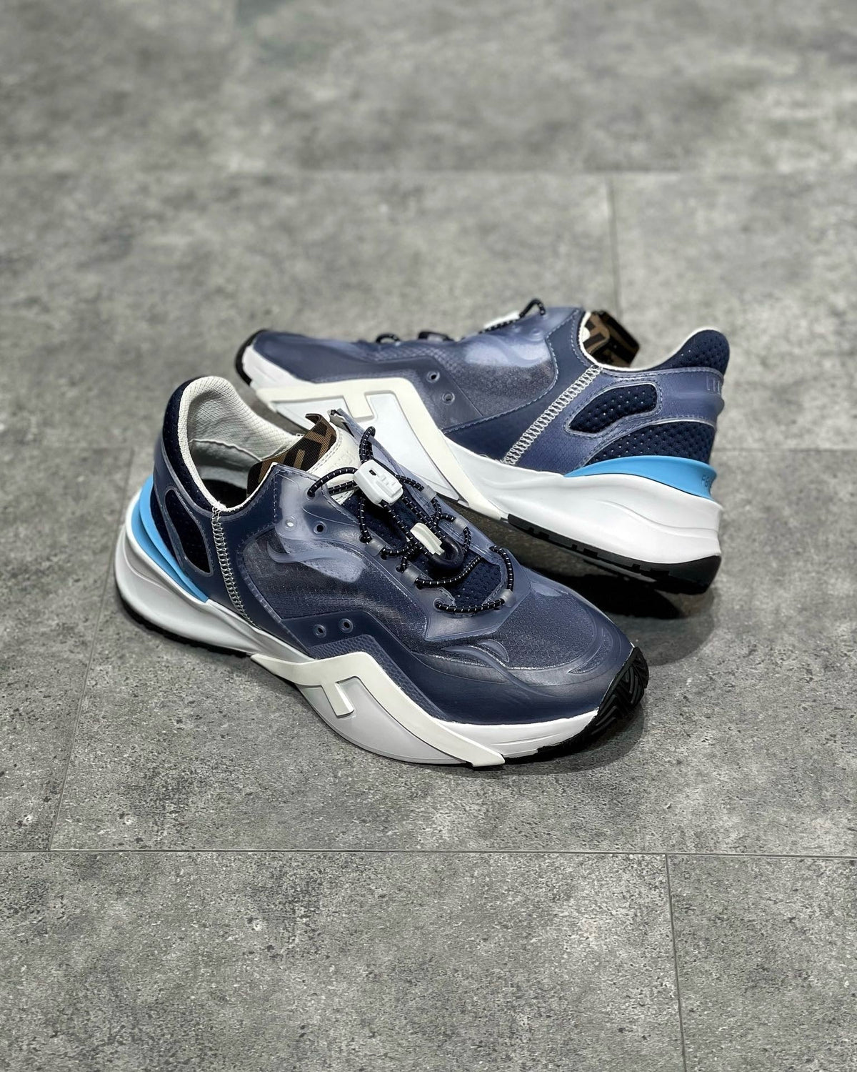 FEN Sneakers