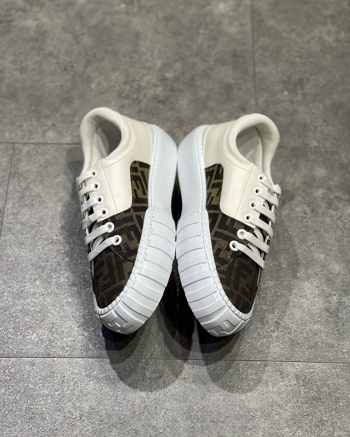 FEN Sneakers