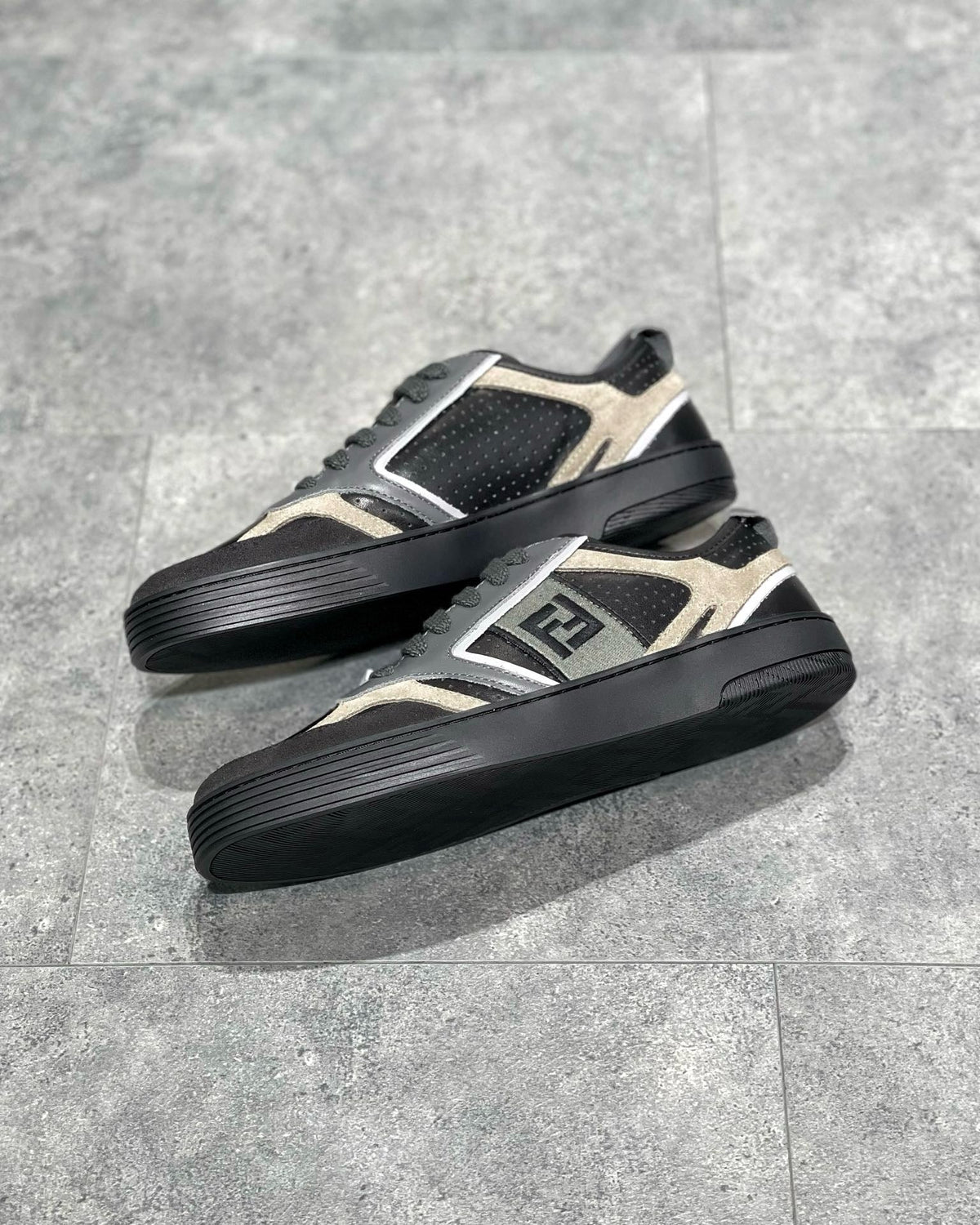 FEN Sneakers