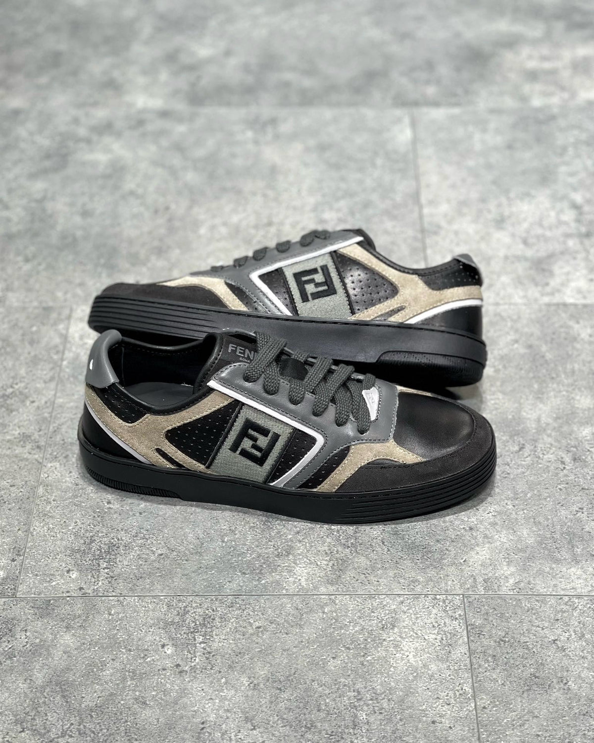 FEN Sneakers