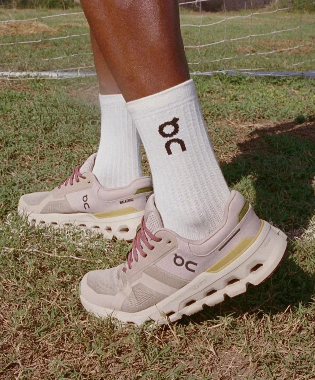 On Running Cloudrunner 2 WalkGood LA Sand Flax