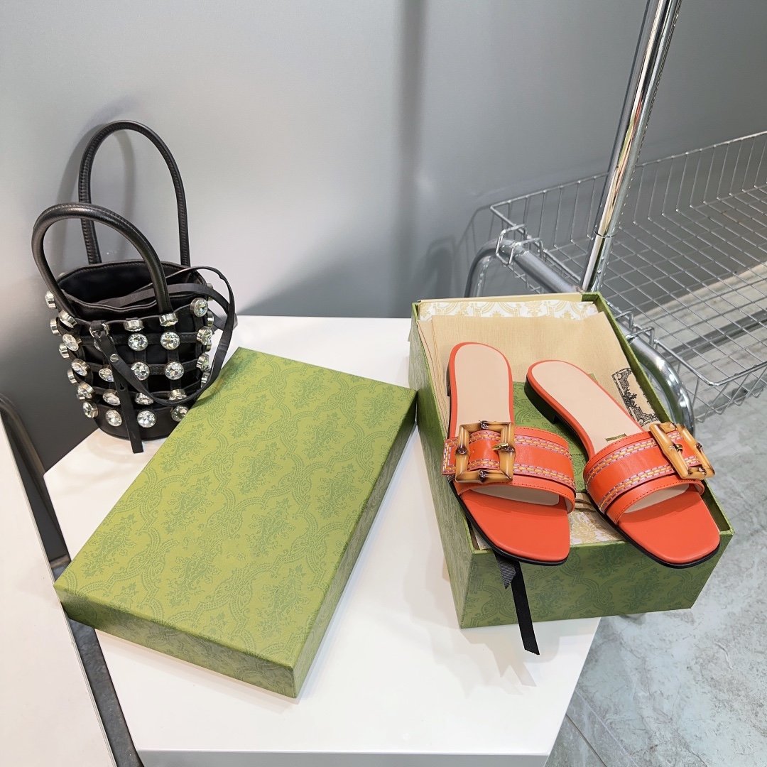 GG BAMBOO BUCKLE FLAT SANDALS ORANGE