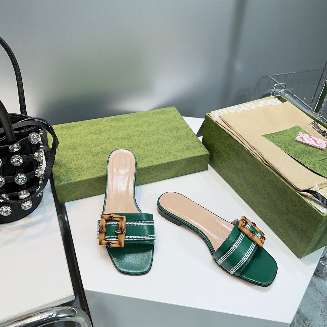 GG BAMBOO BUCKLE FLAT SANDALS GREEN
