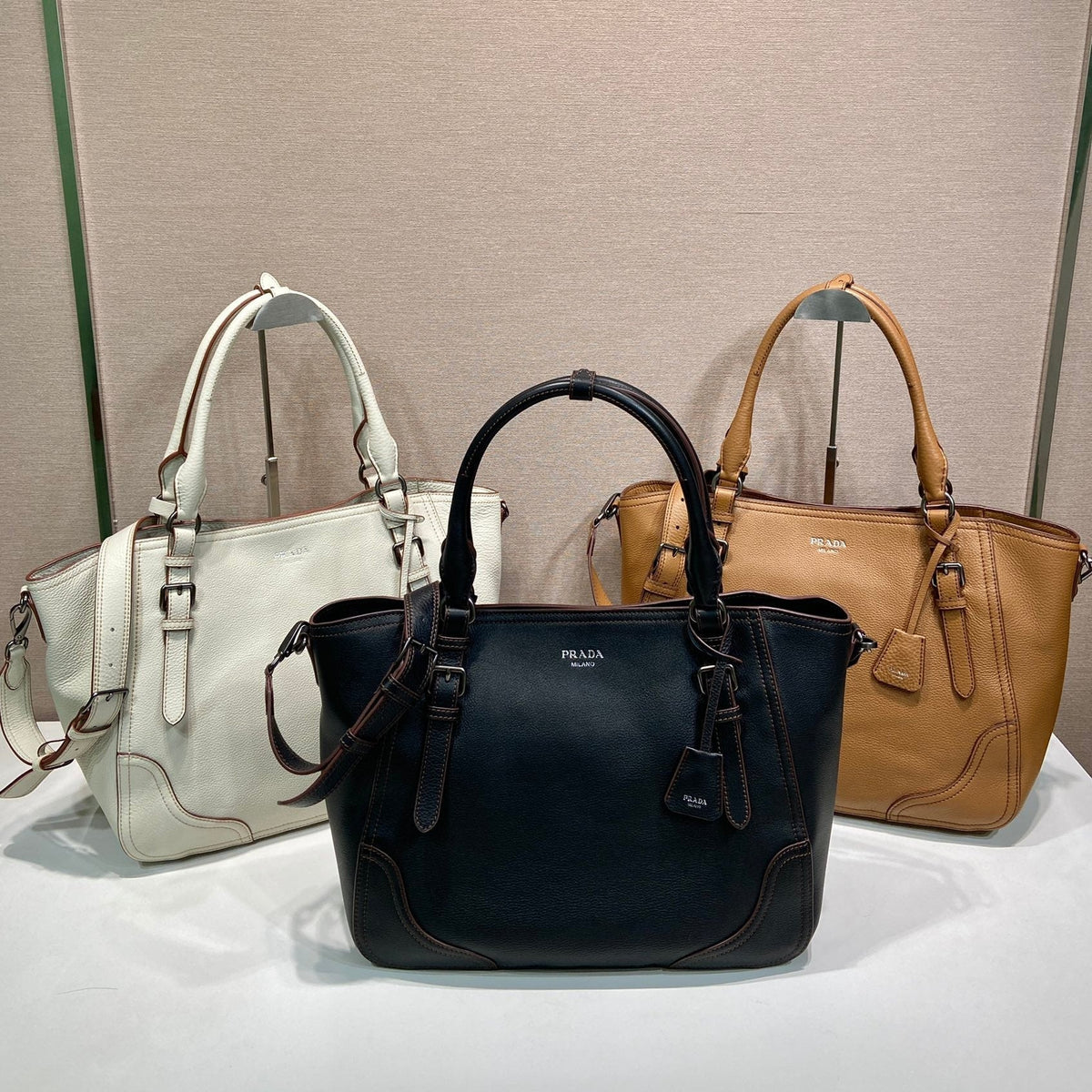 Prada 2026 Tote Bag 38cm Grained Leather 282657