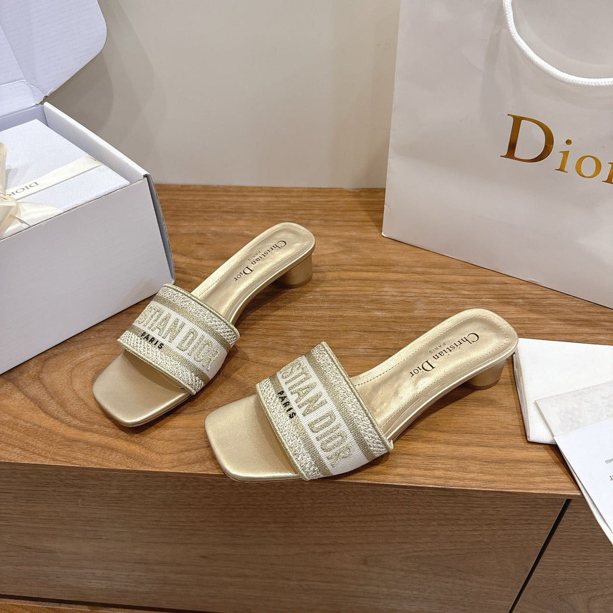 CD 26s Square - Toed Sandals Canvas Cowhide 685446