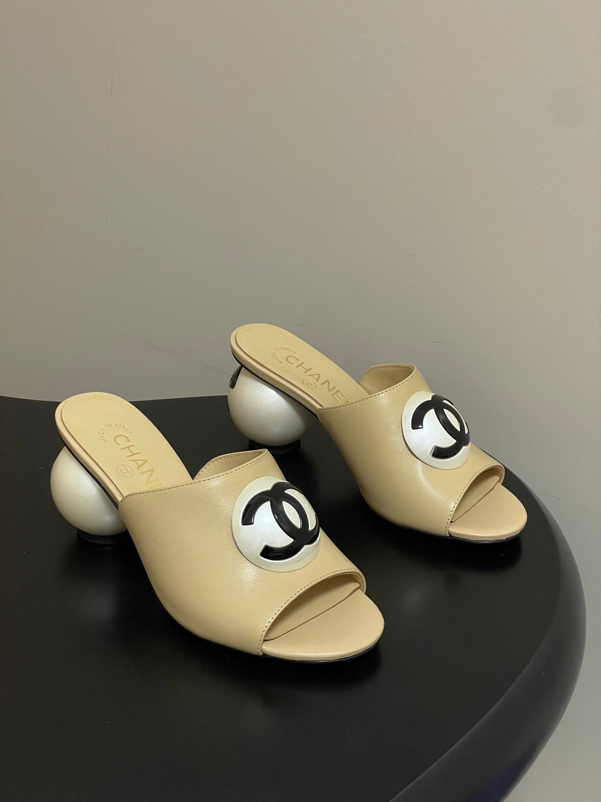 CC 2026 Pearl Heel Sandals 70 Double C Buckle Sheepskin